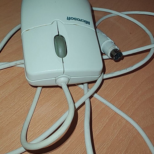 Microsoft PS2 mouse used, excellent working condition