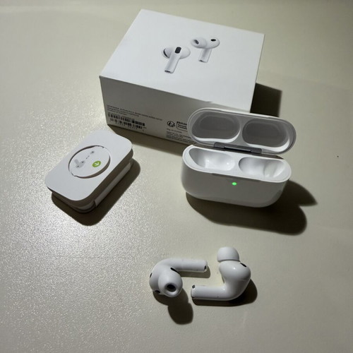 Apple AirPods Pro In-ear white with protective case like new