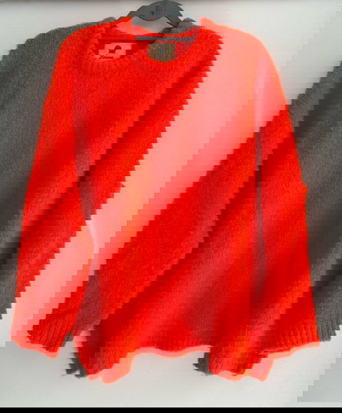 Karavan sweater