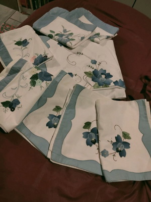 Vintage embroidered bed sheet and 7 pillowcases dowry set like new