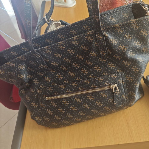 Γυναικεία τσάντα Guess ώμου, καφέ
