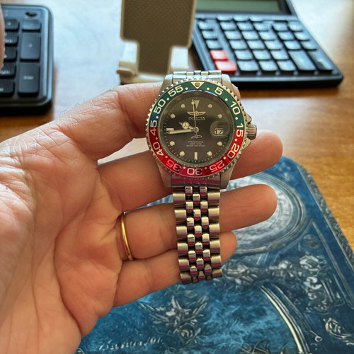Invicta quartz watch like new, men's gray