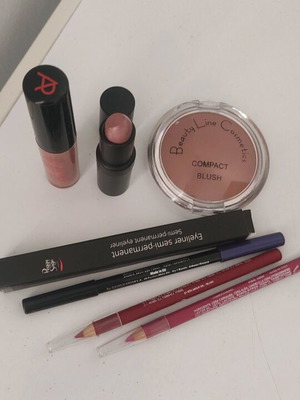 Makeup set new with blush, lipstick, lip gloss, eyeliner, Tommy G pencils