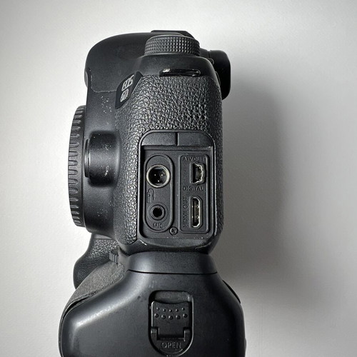 Canon EOS 6D Full Frame DSLR with Battery Grip used