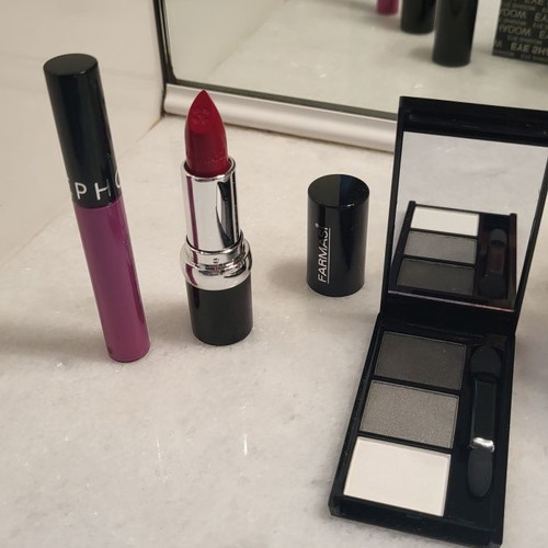 Makeup set with Sephora liquid lipstick, Farmasi lipstick and Farmasi eyeshadow palette new