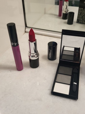 Σετ μακιγιάζ με υγρό κραγιόν Sephora, κραγιόν Farmasi και πακέτο σκιών Farmasi καινούργια