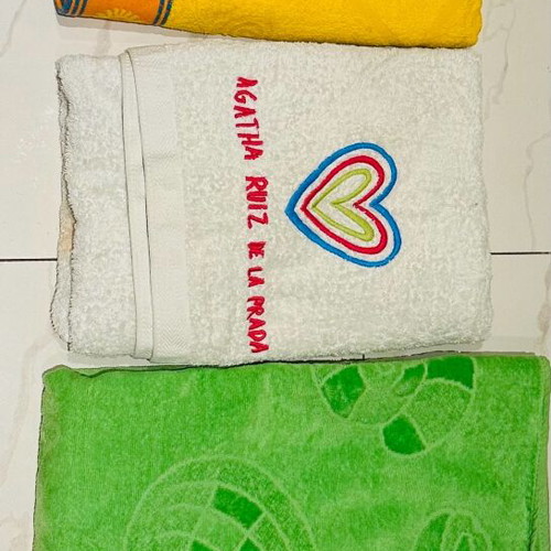 Bath towels used, set of 3 yellow, white and green