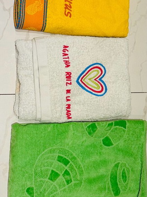 Bath towels used, set of 3 yellow, white and green