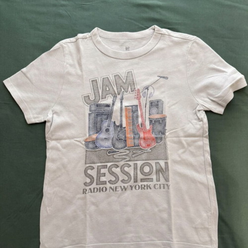 GAP t-shirt size 128 cm like new, grey