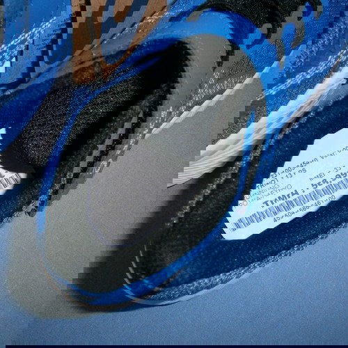 Παπούτσια Asics No 33 στο κουτί τους, καινούργια