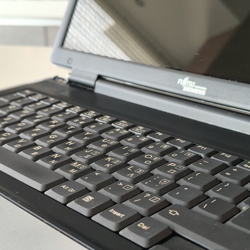 Fujitsu Siemens AMILO Pi 1505 laptop