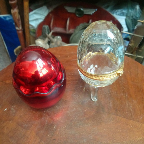 Decorative eggs used, two crystal bijouterie