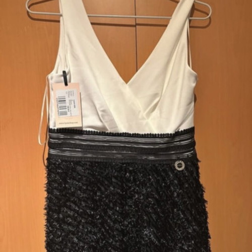 Lynne maxi dress size 40 new, black and white