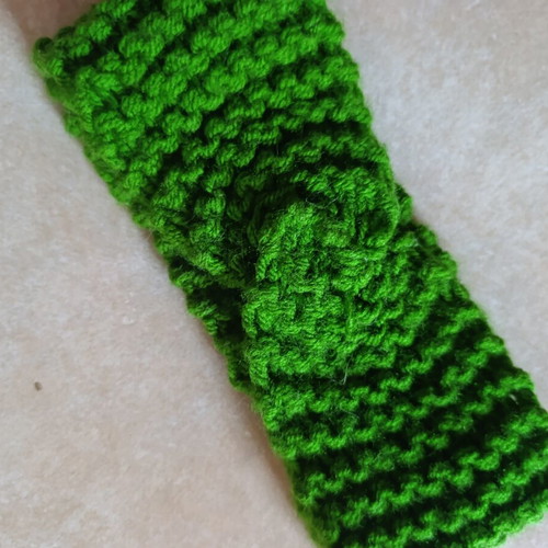 Knitted handmade headband 100% wool, new, green