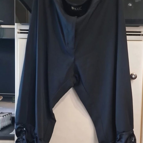Women's 3/4 Pants plus size with satin, like new, black, Mat Fashion