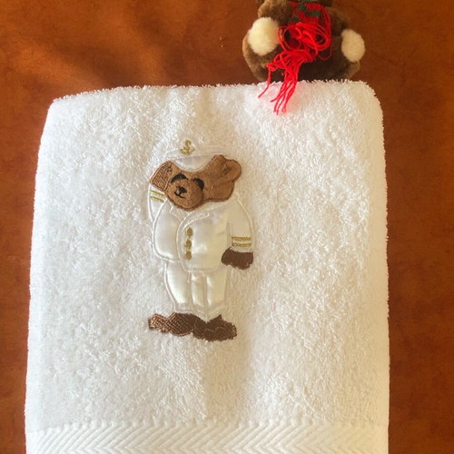 Children's gift towel new with teddy bear design in packaging