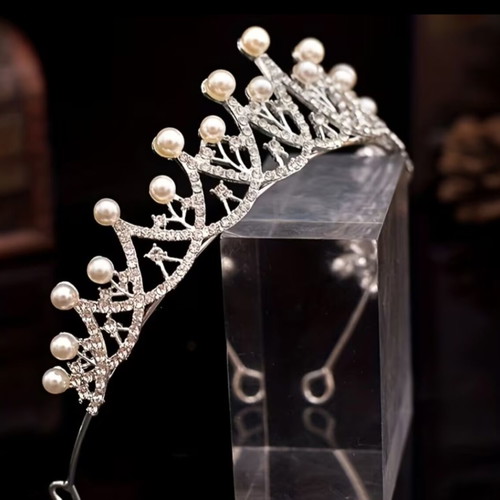 Bridal tiara with crystal rhinestones and white pearls