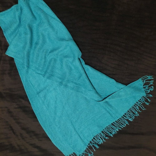 Pashmina like new, turquoise color