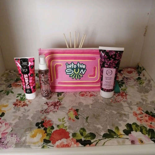 Fresh Line, Aloe Colors and Messinian Spa 3-product set like new