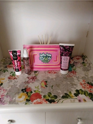 Fresh Line, Aloe Colors and Messinian Spa 3-product set like new