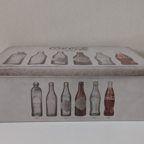 Coca-Cola Collectible Metal Box vintage design like new