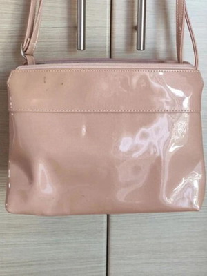 Τσάντα ώμου PYATO ροζ λουστρίνι καινούργια με μικρό σημάδι