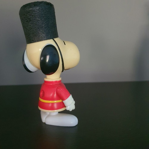 Snoopy "British Guard" figure used, 1999 McDonald's collectible