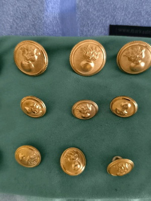 Στρατιωτικά κουμπιά μεταχειρισμένα για στολή υπ' αριθμό 8, πακέτο 13 τεμαχίων