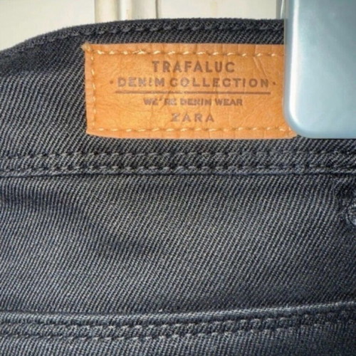 Zara high-waisted fitted black jeans like new
