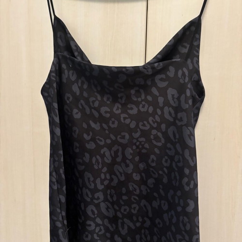 Decoro sleeveless T-shirt like new, black, one size