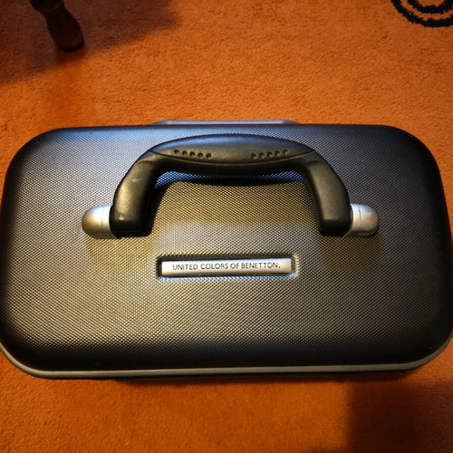 United Colors of Benetton used vanity case for travel without lock