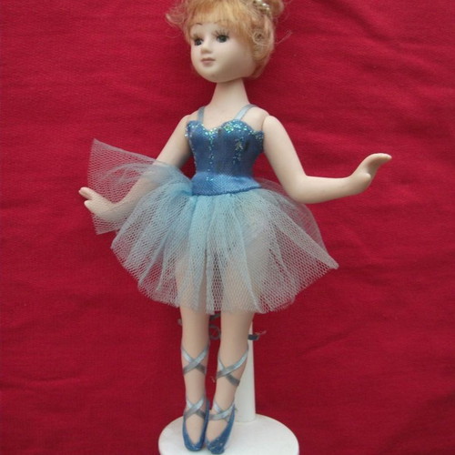 Vintage porcelain ballerina doll like new