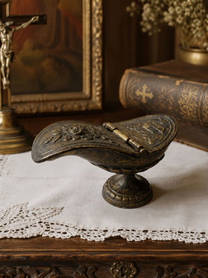 Antique Bronze Navicula for Incense 19th Century Church Liturgical Vessel like new