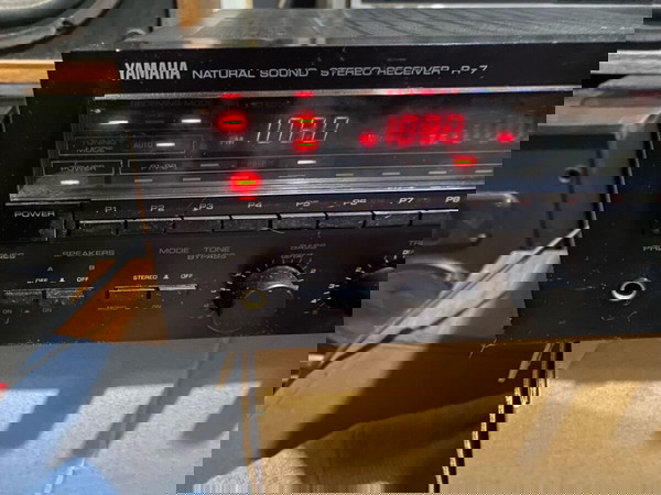 ραδιοενισχυτής YAMAHA R-7