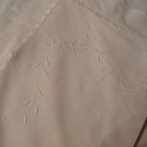 VINTAGE WHITE PILLOWCASES