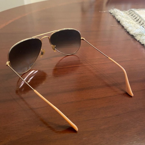 Ray Ban sunglasses used, genuine without scratches