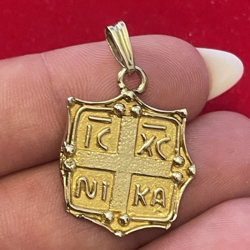 Pendant Kostantinato 14K gold vintage used, 3.1 gr