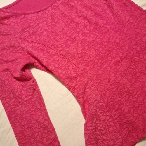 Fuchsia blouse with embossed designs like new, Small/Medium