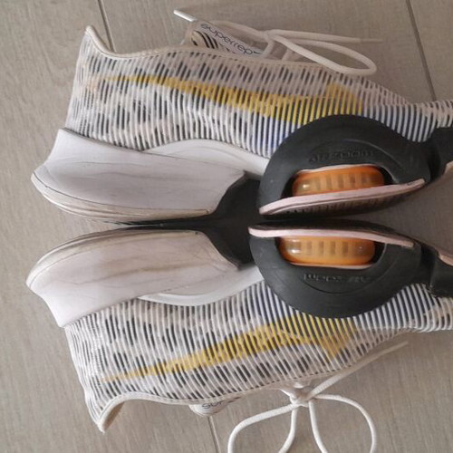 Nike athletic shoes like new, multicolor, sizes 40 and 40.5