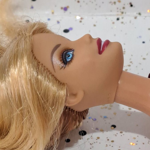 Barbie Fashionistas Swappin' Styles Cutie 2009 like new, incomplete