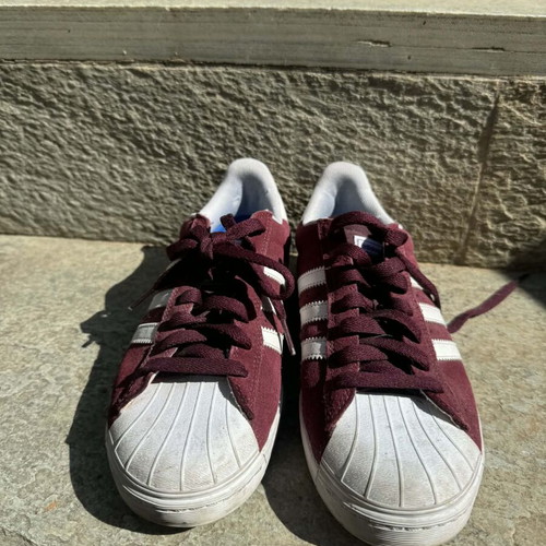 Adidas Gazelle originals like new, maroon color with suede detail