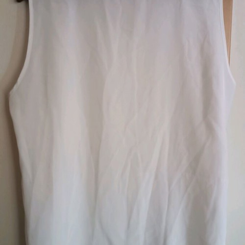 Sleeveless women's top white size XL like new