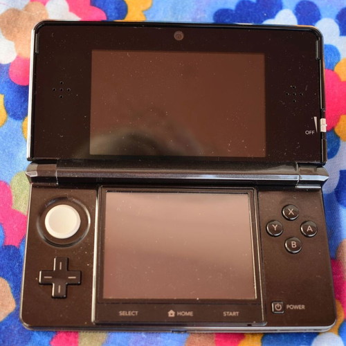 Nintendo 3DS (2011) complete set in excellent condition