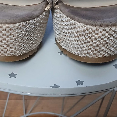 Bozikis beige suede high platform sandals like new, size 40