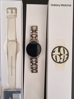 Samsung Galaxy Watch 6 40mm used for parts with extra metal bracelet and original strap