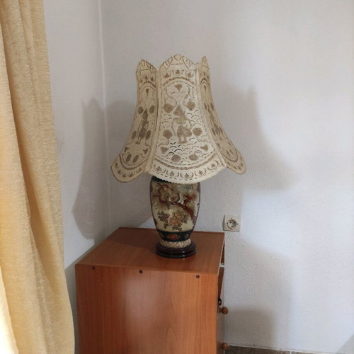Table lamp Chinese decorative large like new with lampshade