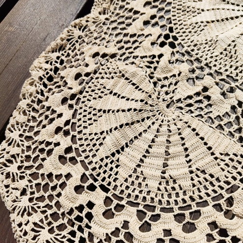 Crochet doily like new, size 70x40 cm