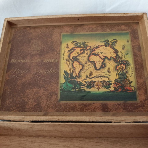 Benson & Hedges Royal Señoritas cigar box used, wooden, 1950s