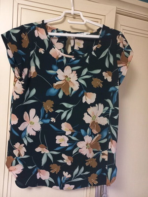 Only blouse multicolored like new size M