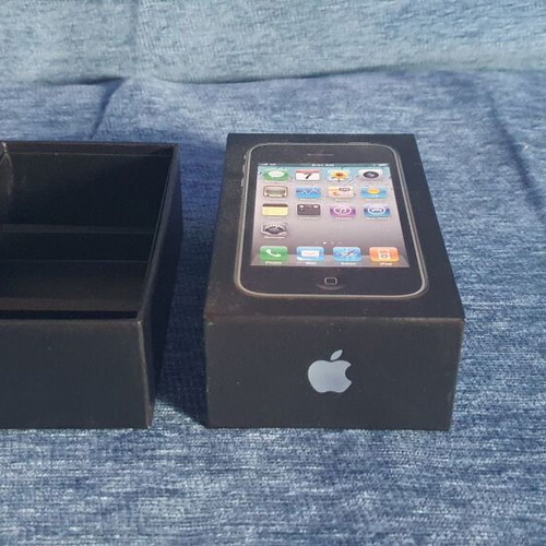 iPhone 3GS box like new